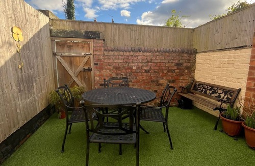 Chester House | Pixie Terrace Chester-Fabulous Location within The City of Chester-Award winning