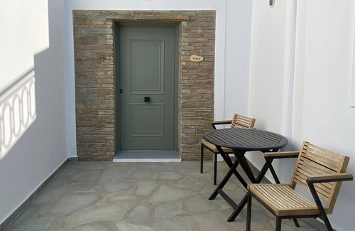 Ormos Korthiou Apartment | Plaka Studio