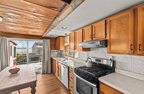 Malletts Bay Cabin | Plan your next Vermont getaway to Little Red Cabin!