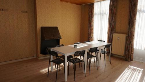 Zurenborg Apartment | Plantin Apartment