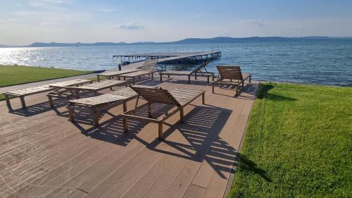 Balatonboglar Apartment | Platán Holiday Apartman with lakeview