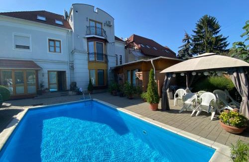 Sarvar Hotel | Platán Hotel