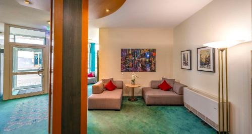 Ditzingen Hotel | PLAZA INN Blankenburg Ditzingen, Sure Hotel Collection