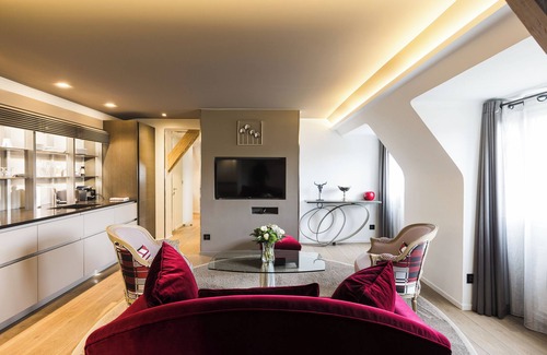 Sarlat-la-Caneda Historic Center Hotel | Plaza Madeleine Hotel & Spa