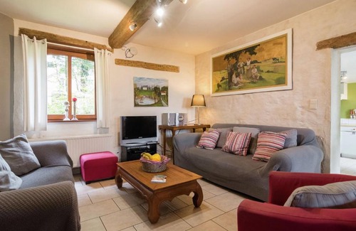 Ciney House | Pleasant holiday home with garden in Ciney