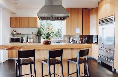 Downtown Honolulu House | PLEASE MESSAGE US, THE CALENDAR IS NOT UPDATED