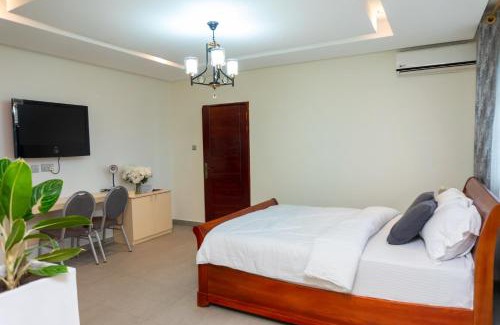 Accra Apartment | Plush apartment hosted by Ama 3bd rm 4 guest