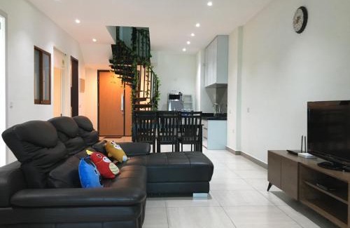 Taman Jubilee House | PM Octagon Ipoh Duplex Suite (4-12paxs)