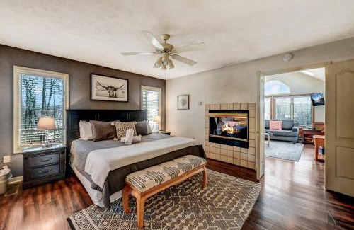 Lake Harmony House | Poconos Paradise Lakeskihikewater Parkkids