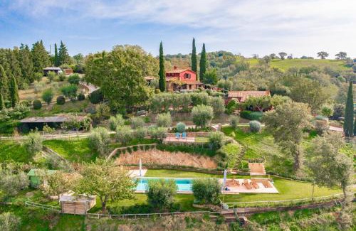 Pancole Villa | PODERE TORRICELLE 69B Pancole Gr, seaview infinity pool, jacuzzi, sauna, exclusive villa with 2 bedrooms for 4 - If you total 5 or 6 people there is an independent suite in main villa with private ensuite bathroom, kitchenette and garden dining area