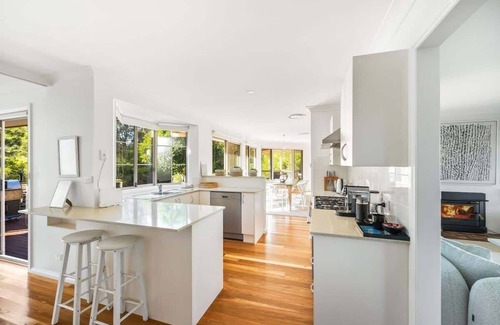 Bawley Point House | Point Break Summary: