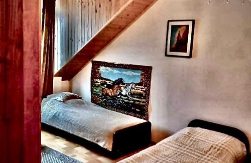 Łowicz House | Pokój prywatny 4 osobowy ze wspólna kuchnia i łazienka