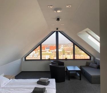 Dobrzen Wielki House | Pokoje do wynajęcia Massek