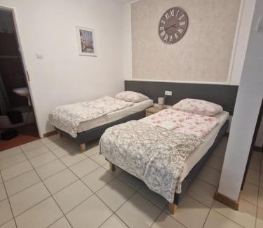 Piotrkow Trybunalski House | Pokoje "u Romana"