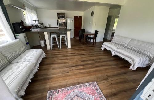 Alofi House | Pokopoko