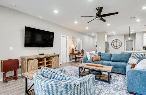 Washington House | Pond and Trails On-Site Washington Escape!