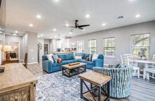 Washington House | Pond and Trails On-Site Washington Escape!