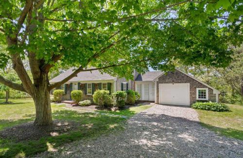 East Orleans House | Pondfront 1 Mile to Nauset Beach
