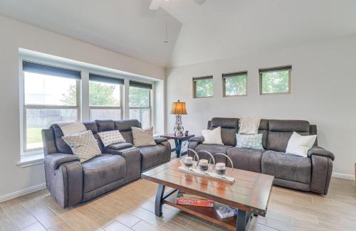 Kyle House | Pool Access and Private Yard Family Home in Kyle!