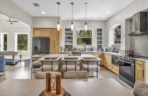 Bear Creek Villa | Pool & Hot Tub | Fire pit | 20 Guests | 13 Beds