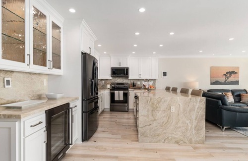 Solana Beach Condo | Poolside and Beachfront Remodeled Close to Everything!