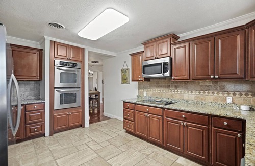 Graham House | Poolside at Possum Kingdom sleeps 12