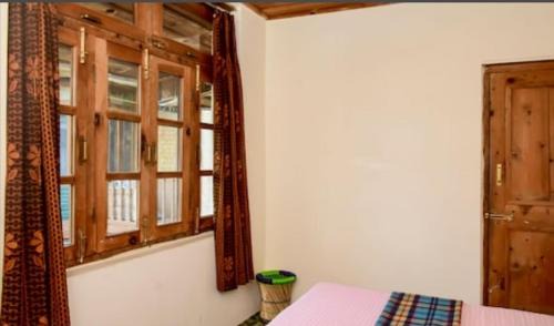 Naggar Cabin | Poonam Mountain Lodge