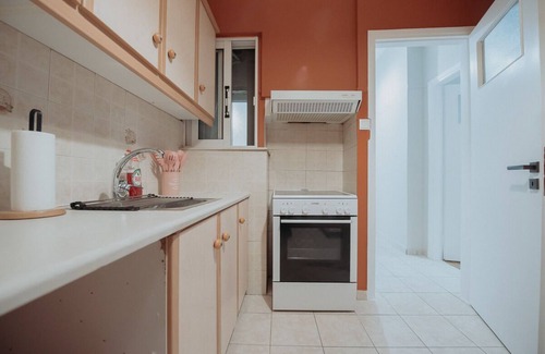 Kinosargous Apartment | Pop Art Apt – 3 Min to Metro in the City Center