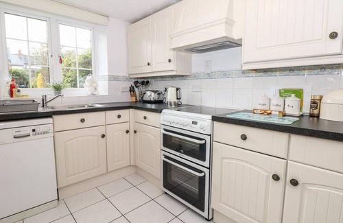 Charlton Marshall Cottage | POPPY COTTAGE, family friendly, with open fire in Charlton Marshall