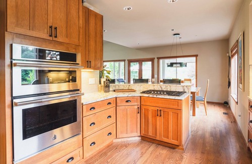 Olde Town House | Poppyrosa Estate with mountain views minutes from Seattle, Bellevue, Sea-Tac