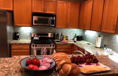 Desert Park Estates House | Popsicle Paradise Relax in Famous Racquet Club Estates. 10 min Ride to Downtown