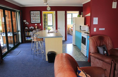 Hanmer Springs House | Popular Family friendly, Modern Cosy Bach,+ WiFi, 21 Devon Street Hanmer Springs