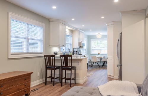 Port Dalhousie House | Port Dalhousie Lake House