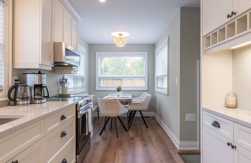 Port Dalhousie House | Port Dalhousie Lake House