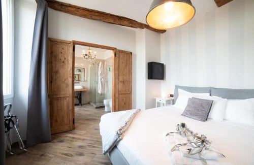 Pre House | Port View