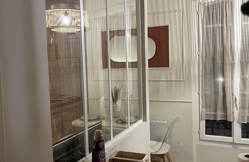 Issy-les-Moulineaux Apartment | Porte de Versailles - Parking Gratuit