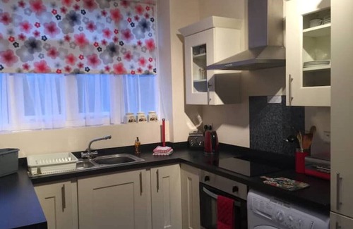 Glyndyfrdwy Cottage | Porter's lodge by heritage Railway line (adjoining Station House)