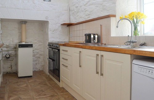 Garn Fadryn Cottage | Porth Cormon Farmhouse