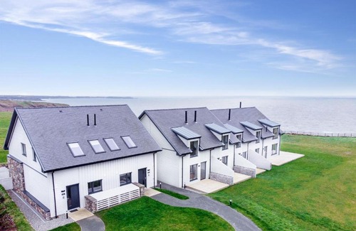 Pistyll House | Porth Oer