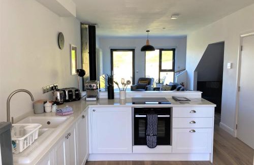 Pistyll House | Porth Oer