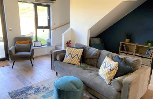 Pistyll House | Porth Oer