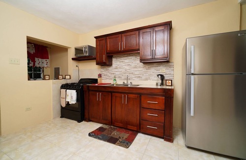 Caribbean Estates House | Portmore Peaceful Stay n3BR House in Greater Portmore With AC and Hot water