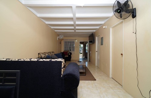 Caribbean Estates House | Portmore Peaceful Stay n3BR House in Greater Portmore With AC and Hot water