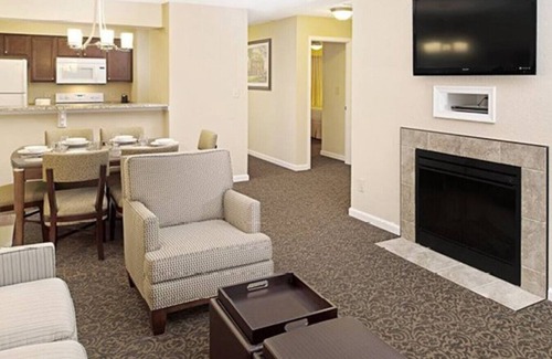 Berkeley Apartment | Powhatan 4 bedroom · Colonial Williamsburg Spacious 4 Bedroom Suite!