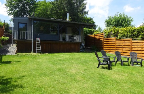 Walk Ski Chalet | Prachtig Gelegen Chaletje aan Meer Robertville met Bootje en Kajak