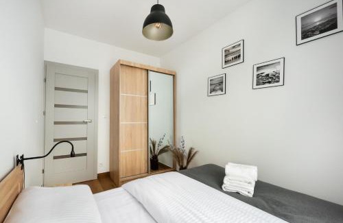 Nowa Praga Apartment | Praga Apartment with the View by BookingHost