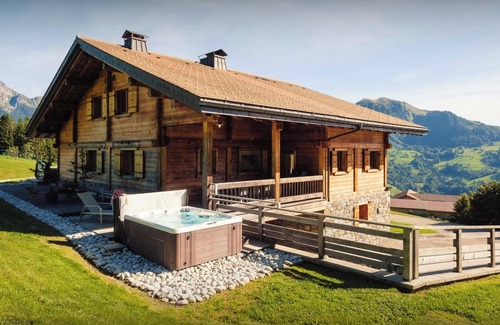 Manigod Ski Chalet | Pralor Le Peille - French Alps break for 8 with spa - OVO Network