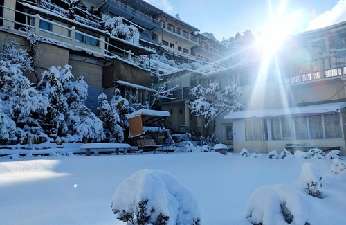 Nainital House | Prashant Homestay Nainital - Panoramic Lake View Wifi Kitchen Garden in Nainital