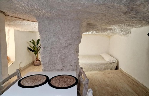 Paterna Apartment | Preciosa casa-cueva con bañera