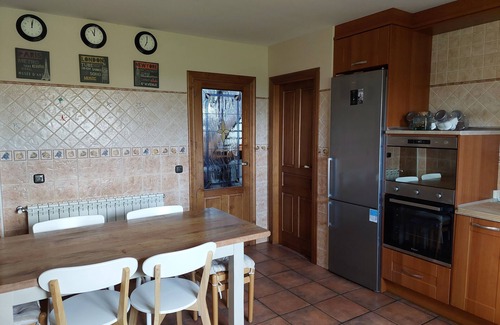 Mata de Cuellar Cottage | Preciosa, Tranquila y Amplia Casa en Tierra de Pinares con Piscina Privada